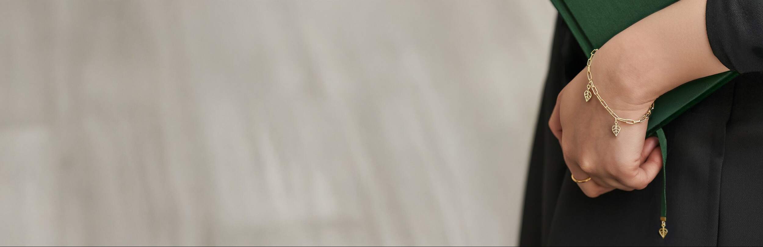 Heritage leaf charm bracelet vintage, made in Canada, Pandora alternative